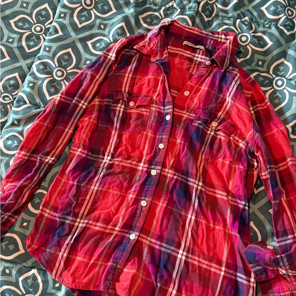 Women’s Old Navy Red and Blue Plaid button down flannel Shirt size M